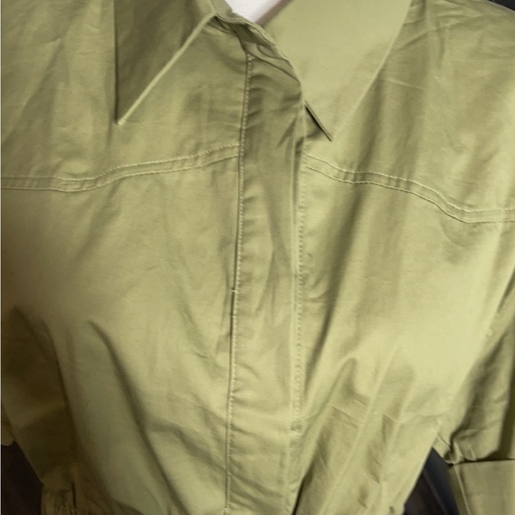 *SOLD* Choosy Cinched Button Crop Top - Picture 3 of 4